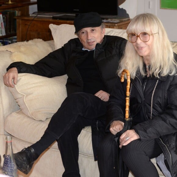 Exclusif - Prix spécial - Michel Drucker et sa femme Dany Saval - Mylène Demongeot (présidente du comité d'honneur du refuge de l'Arche de Chateau-Gontier) a reçu en exclusivité Michel Drucker et sa femme Dany Saval au refuge de l'Arche à Château-Gontier à l'occasion du deuxième week-end de la protection animale le 1er mai 2015.