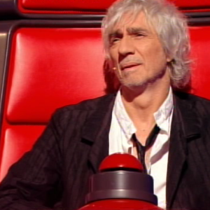 Louis Bertignac, dans The Voice Kids saison 2, le vendredi 9 octobre 2015 sur TF1.