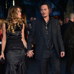 Johnny Depp et sa femme Amber Heard - Avant-première du film "Strictly Criminal" ("Black Mass") lors du Festival BFI à Londres, le 11 octobre 2015.