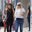 Amanda Bynes fait du shopping avec une amie à West Hollywood, le 25 août 2015.