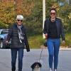 Amanda Bynes se promene avec ses parents a Thousand Oaks, le 6 decembre 2013