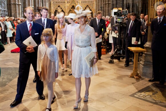 Le prince Edward, Lady Louise Windsor et la comtesse Sophie de Wessex au 60e anniversaire du couronnement de la reine Elizabeth II en l'abbaye de Westminster à Londres le 4 juin 2013.