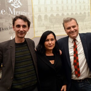 Saâdane Afif (lauréat du prix Meurice 2015-2016) et Jean-Charles de Castelbajac - Huitième édition du prix Meurice pour l'art contemporain à Paris, le 12 octobre 2015.