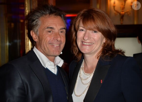 Gérard Holtz et sa femme Muriel Mayette - Huitième édition du prix Meurice pour l'art contemporain à Paris, le 12 octobre 2015.