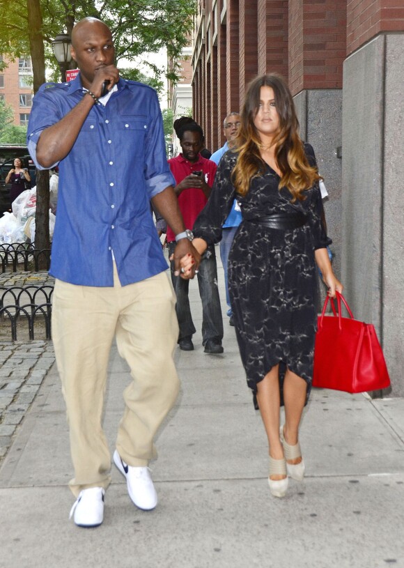 Lamar Odom avec Khloé Kardsahian le 20 juin 2012 à New York lors de la remise du diplôme du bac de sa fille Destiny. Le 13 octobre 2015, le basketteur a été retrouvé inanimé dans un bordel du Nevada, dans un état jugé critique.