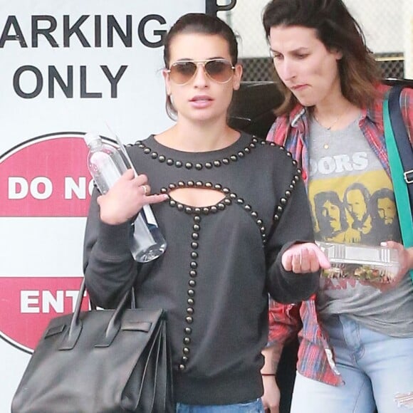 Exclusif - Lea Michele à la sortie d'un studio avec une amie à Hollywood, le 9 juin 2015.