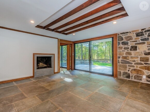 Cette superbe propriété, anciennement habitée par Marcheline Bertrand et sa fille Angelina Jolie, est en vente pour un peu plus de 2 millions de dollars.