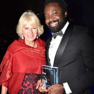 Camilla Parker Bowles remettait le 13 octobre 2015 à l'auteur jamaïcain Marlon James le Man Booker Prize pour son ouvrage A Brief History of Seven Killings, lors d'une cérémonie au Guildhall, à Londres.