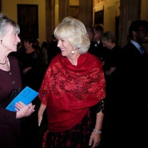 Camilla Parker Bowles remettait le 13 octobre 2015 à l'auteur jamaïcain Marlon James le Man Booker Prize pour son ouvrage A Brief History of Seven Killings, lors d'une cérémonie au Guildhall, à Londres.