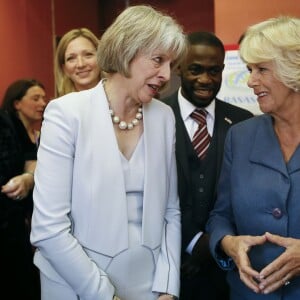 Camilla Parker Bowles, duchesse de Cornouailles, en croisade contre le viol et engagée auprès des victimes, a rencontré des membres du RASASC (Rape and Sexual Abuse Support Centre) à Londres le 14 octobre 2015