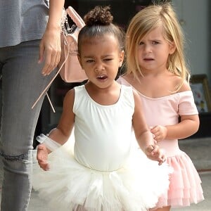 Penelope et North West à la sortie des studios de danse Miss Melodee à Los Angeles, le 14 octobre 2015