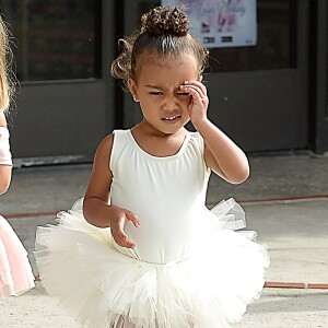 Penelope et North West à la sortie des studios de danse Miss Melodee à Los Angeles, le 14 octobre 2015