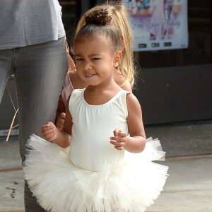 Penelope et North West à la sortie des studios de danse Miss Melodee à Los Angeles, le 14 octobre 2015