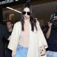 Kendall Jenner arrive à l'aéroport LAX à Los Angeles, le 17 octobre 2015