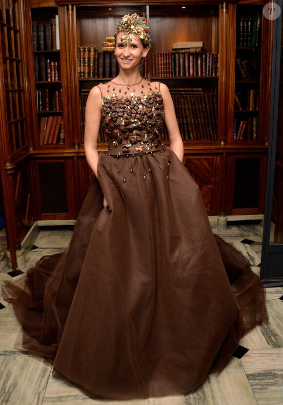 Tatiana Golovin porte une robe créée par Florencia Soerenson et chocolatée par Philippe Bernachon, mise en beauté par Franck Provost pour la coiffure et Make up for ever pour le maquillage, à l'hôtel Best Western Premier Trocadéro La Tour. Le 15 octobre 2015