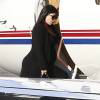 Kim Kardashian enceinte et sa mère Kris Jenner prennent un jet privé à l'aéroport de Van Nuys, le 17 octobre 2015