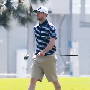 Justin Timberlake joue au golf avec des amis à Toluca Lake, le 20 mars 2015