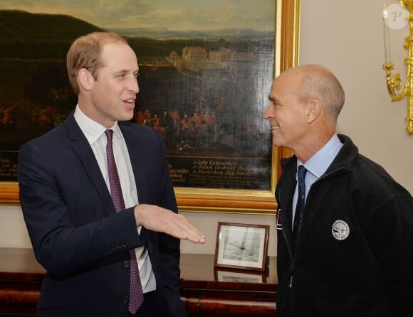 Le prince William avec Henry Worsley au palais de Kensington le 19 octobre 2015 à Londres.