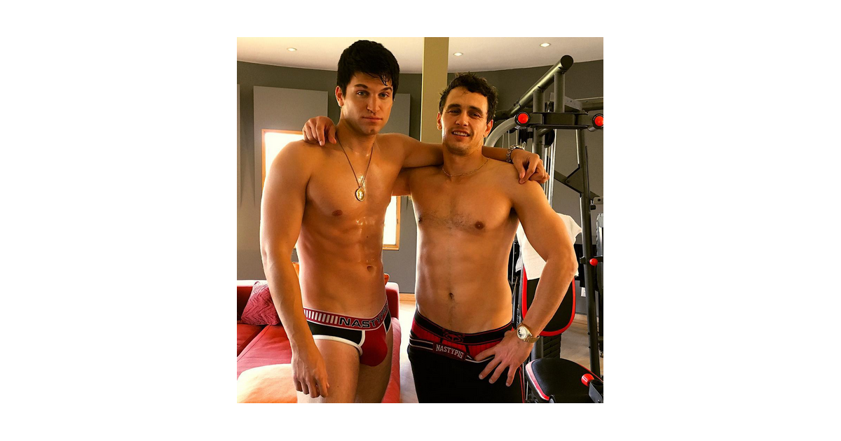 James Franco et Keegan Allen sur le tournage du film King Cobra / photo