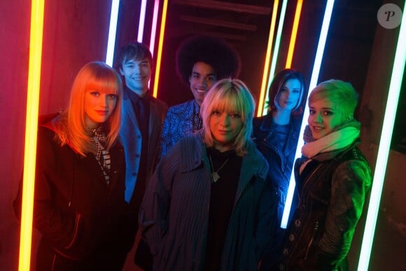 France Gall et la troupe de la comédie musicale "Résiste", spectacle France Gall et Bruck Dawit. Chansons de Michel Berger. À partir du 4 novembre 2015 au Palais des Sports de Paris puis en tournée.