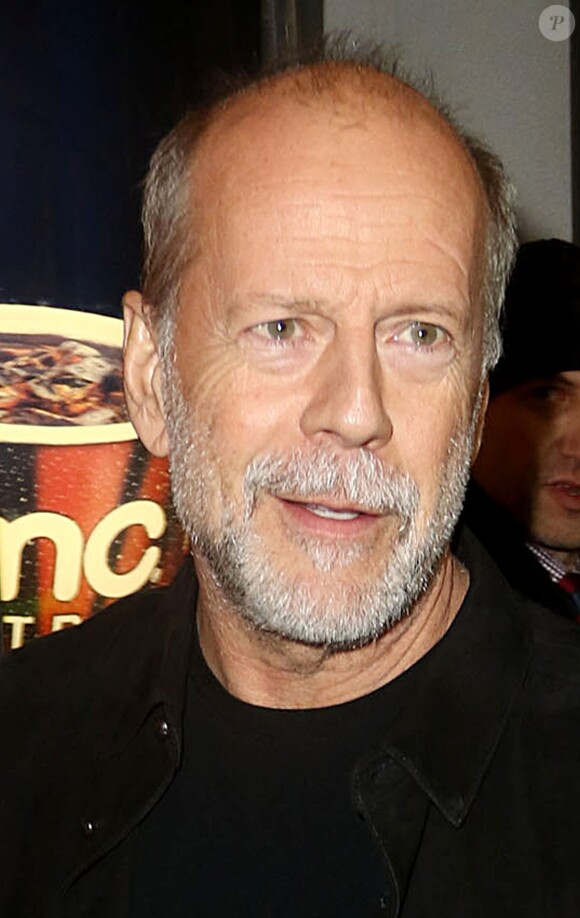 Bruce Willis avec un nouveau look à la première de 'Rock The Kasbah' à New York, le 19 octobre 2015.