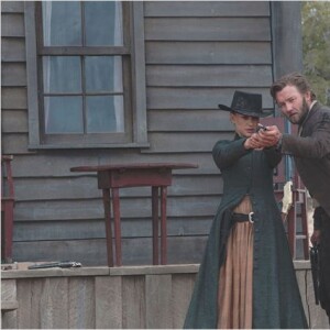 Natalie Portman et Joel Edgerton dans Jane Got A Gun.