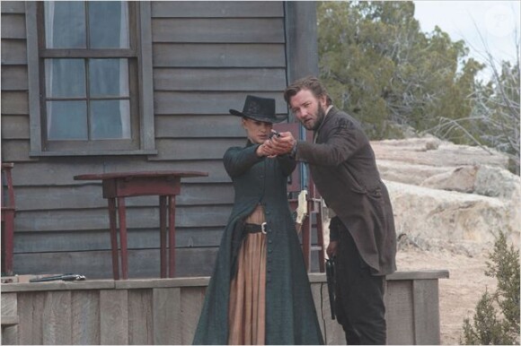 Natalie Portman et Joel Edgerton dans Jane Got A Gun.