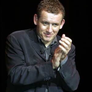 Dany Boon à l'Olympia le 1er décembre 2004.