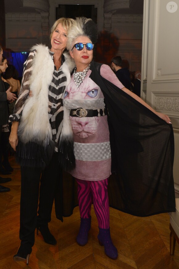 Colette Barbier et Orlan - Bal Jaune, organisé par la Fondation d'entreprise Ricard et Beaux-Arts Magazine, à l'Hôtel Salomon de Rothschild, à Paris, le 23 octobre 2015