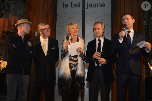 F.Bousteau, P.Savinel, C.Barbier, B.Blistène et A.Ricard - Bal Jaune, organisé par la Fondation d'entreprise Ricard et Beaux-Arts Magazine, à l'Hôtel Salomon de Rothschild, à Paris, le 23 octobre 2015