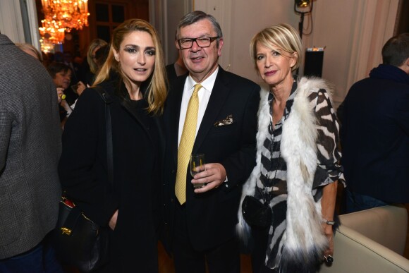 Julie Gayet et Philippe Savinel et Colette Barbier - Bal Jaune, organisé par la Fondation d'entreprise Ricard et Beaux-Arts Magazine, à l'Hôtel Salomon de Rothschild, à Paris, le 23 octobre 2015