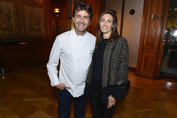 Yannick Alleno et sa femme - Bal Jaune, organisé par la Fondation d'entreprise Ricard et Beaux-Arts Magazine, à l'Hôtel Salomon de Rothschild, à Paris, le 23 octobre 2015