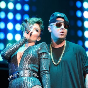 Jennifer Lopez et Wisin sur la scène du Madison Square Garden lors du concert/festival Megaton Mundial De Polito Vega 2015. New York, le 28 octobre 2015.