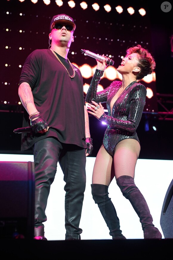 Jennifer Lopez et Wisin sur la scène du Madison Square Garden lors du concert/festival Megaton Mundial De Polito Vega 2015. New York, le 28 octobre 2015.