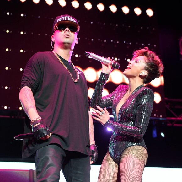 Jennifer Lopez et Wisin sur la scène du Madison Square Garden lors du concert/festival Megaton Mundial De Polito Vega 2015. New York, le 28 octobre 2015.