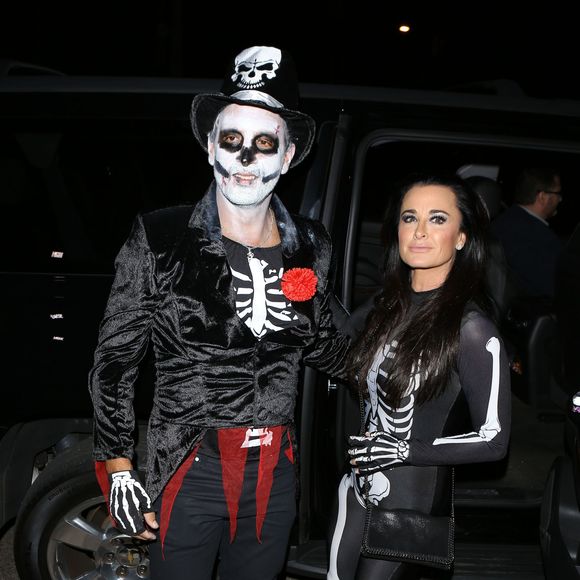 Kyle Richards et Mauricio Umansky à la soirée d'Halloween organisée par la marque de tequila Casamigos à Los Angeles, le 30 octobre 2015