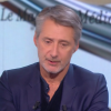 Antoine de Caunes, dans Le Tube, le samedi 31 octobre 2015.