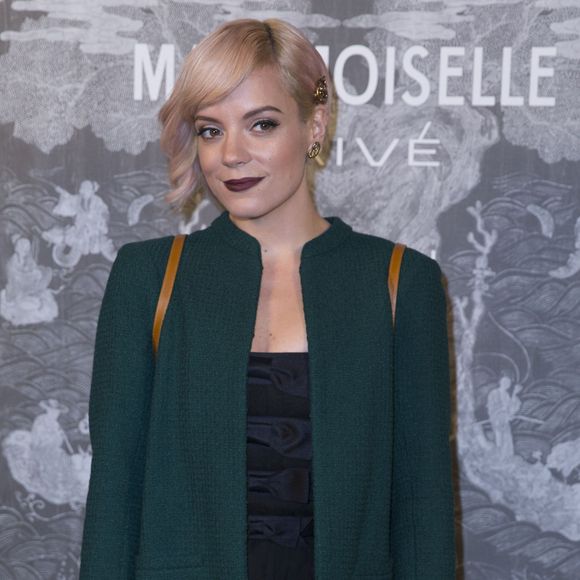 Lily Allen - Photocall lors du vernissage de l'exposition Chanel "Mademoiselle Privé" à la Galerie Saatchi à Londres, le 12 octobre 2015.