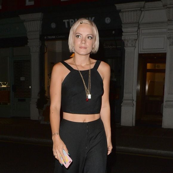 Lily Allen à la sortie du Colony Club à Londres, le 10 août 2015.