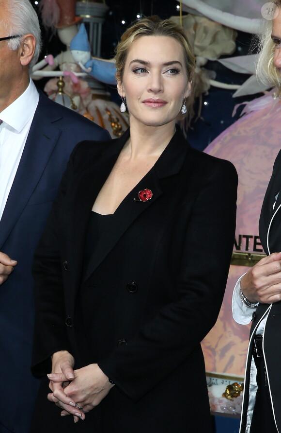 Kate Winslet assiste à l'inauguration des vitrines de Noël du Printemps Haussmann. Paris, le 6 novembre 2015.