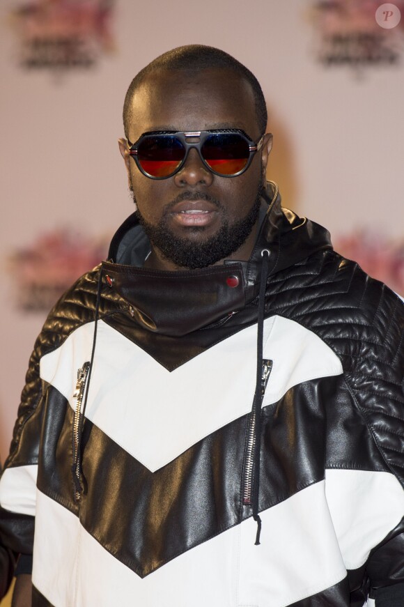 Maître Gims, à son arrivée à la 17e cérémonie des NRJ Music Awards 2015 au Palais des Festivals à Cannes, le 7 novembre 2015.