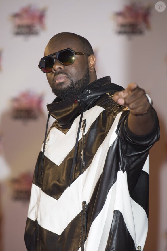 Maître Gims, à son arrivée à la 17e cérémonie des NRJ Music Awards 2015 au Palais des Festivals à Cannes, le 7 novembre 2015.