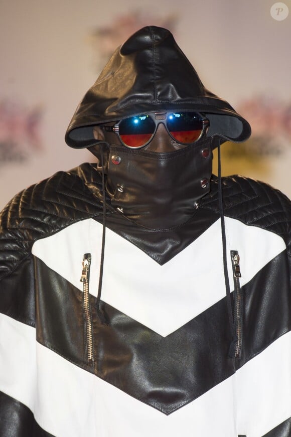 Maître Gims, à son arrivée à la 17e cérémonie des NRJ Music Awards 2015 au Palais des Festivals à Cannes, le 7 novembre 2015.