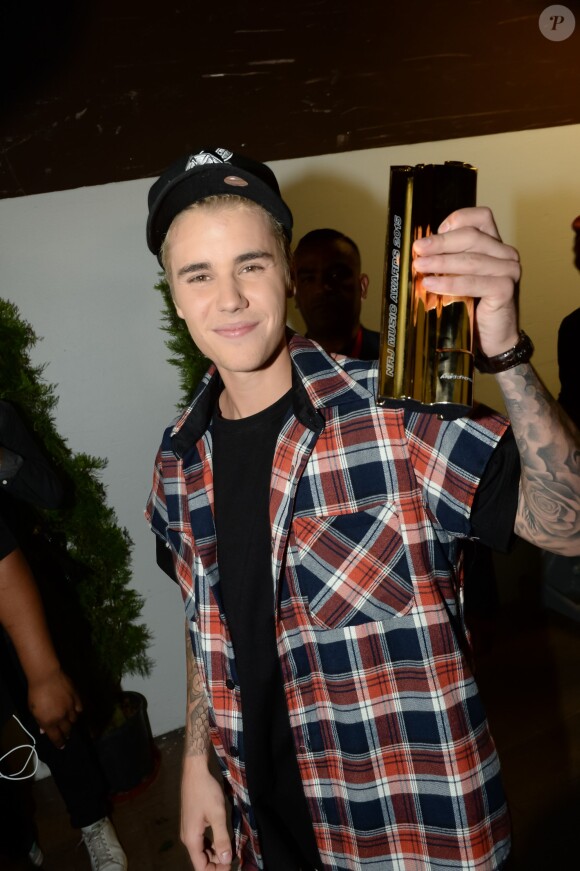 Exclusif - Justin Bieber dans les coulisses de la 17e cérémonie des NRJ Music Awards 2015 au Palais des Festivals à Cannes, le 7 novembre 2015.