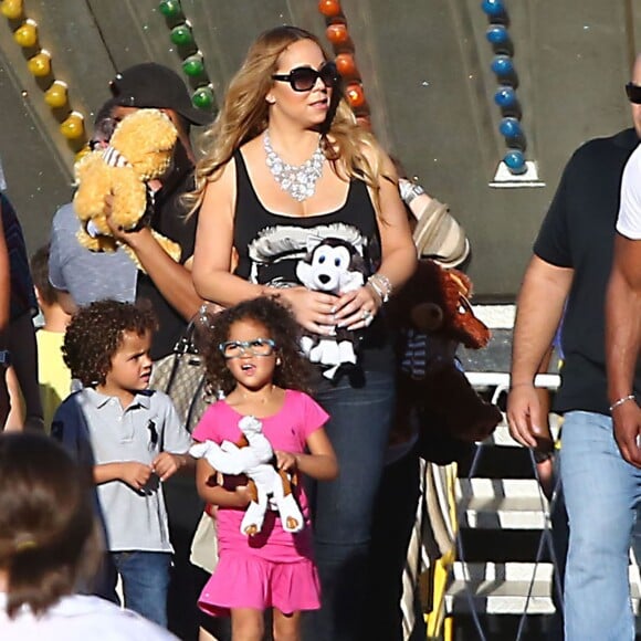 Mariah Carey passe la journée avec ses enfants Monroe et Moroccan dans un parc d'attraction à Malibu, le 7 septembre 2015