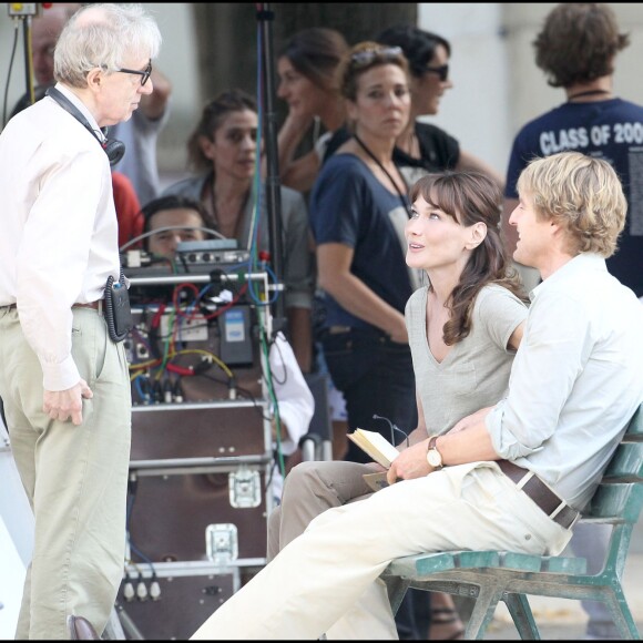 Carla Bruni-Sarkozy sur le tournage du film de Woody Allen, Minuit à Paris avec également Owen Wilson - Paris le 28 juillet 2010