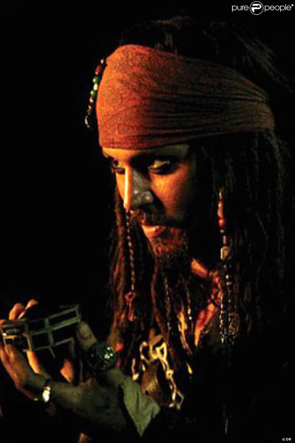 Johnny Depp au générique de Pirates des Caraïbes ! Purepeople Johnny Depp au générique de Pirates des Caraïbes ! Purepeople