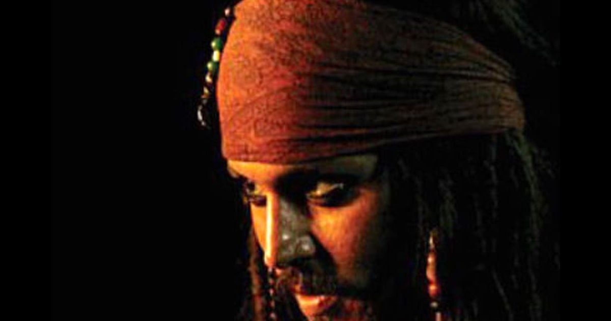 Johnny Depp au générique de Pirates des Caraïbes ! Purepeople Johnny Depp au générique de Pirates des Caraïbes ! Purepeople
