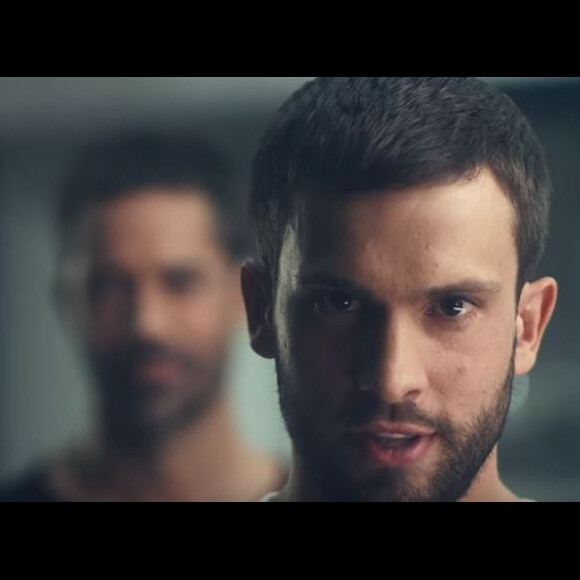 Tout le monde - nouveau clip d'Emmanuel Moire. Un des figurants.
