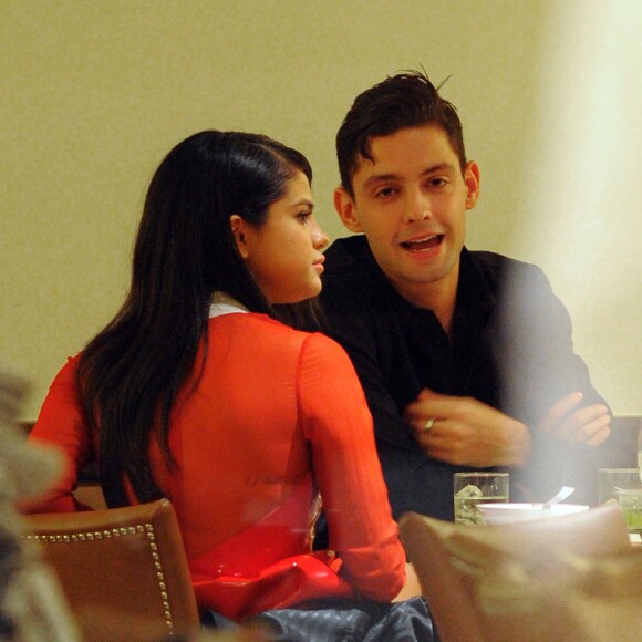 Selena Gomez lors d'un dîner chez Cipriani à New York avec Samuel Krost et Anthony "Cully" Smoller à New York le 9 novembre 2015